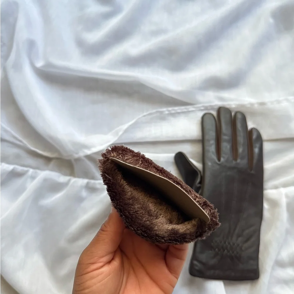 Isotoner Women's Touchscreen Microsuede Leather Gloves
